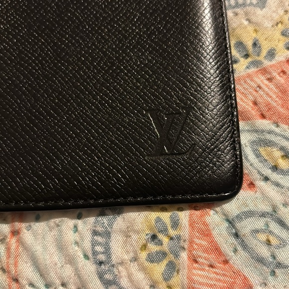 Vintage LV wallet/checkbook in used condition - Picture 10 of 10